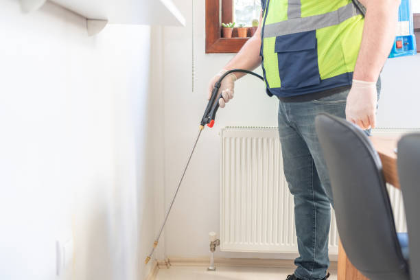 Best Pest Prevention Services  in Strathmore, CA